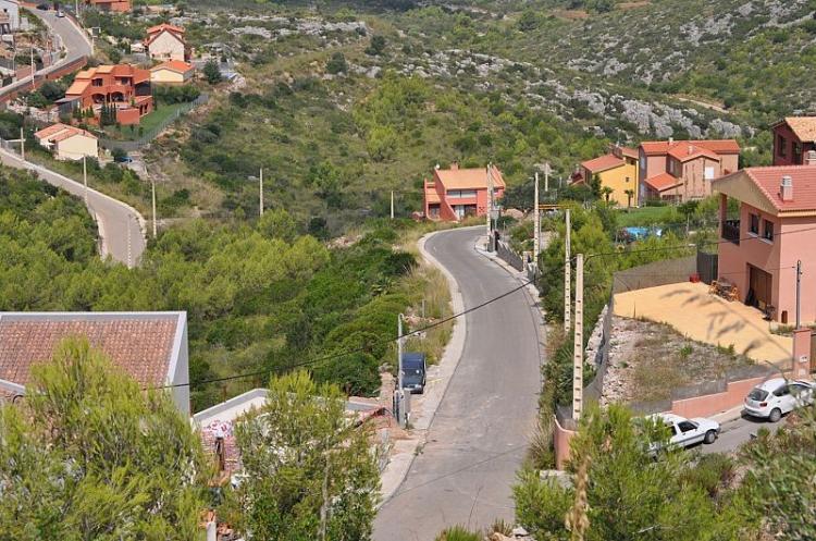 Pisos y casas en venta y en alquiler en Olivella - BienesOnLine España