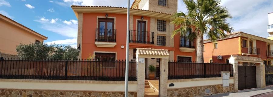 Foto Villa en Venta en Torrevieja, Alicante - € 590.000 - VIV11226 - BienesOnLine