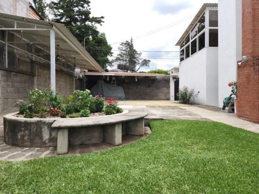 Foto Casa en Venta en Mixco, Guatemala - U$D 375.000 - CAV18374 - BienesOnLine