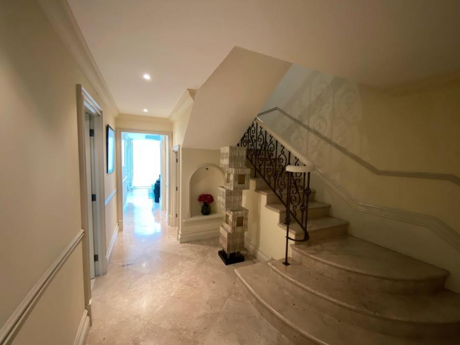 Home in Metric Way