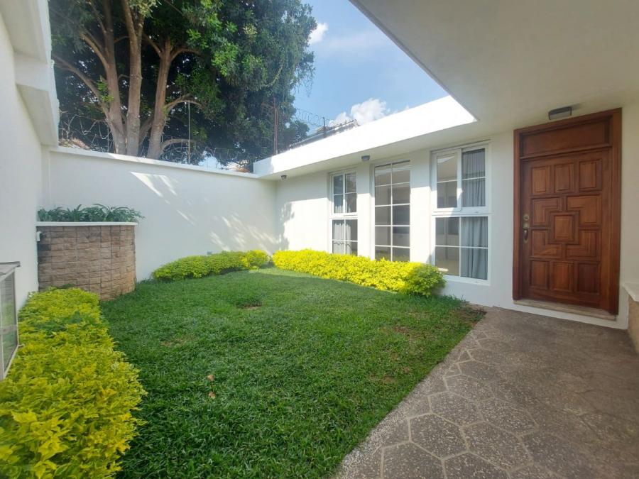 Foto Casa en Renta en Zona 14, Guatemala, Guatemala - U$D 2.000 - CAR16160 - BienesOnLine