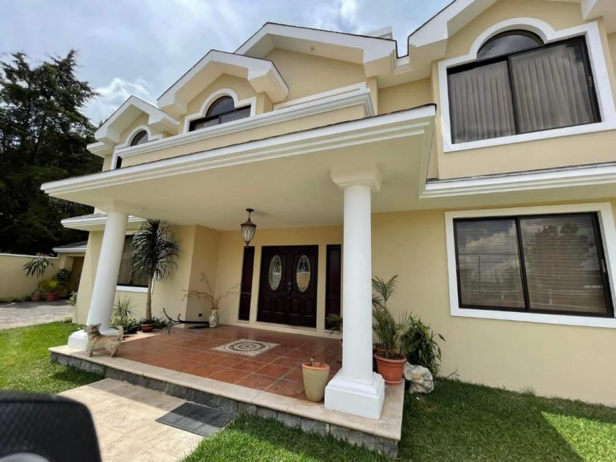 Foto Casa en Venta en Zona 16, Guatemala, Guatemala - U$D 850.000 - CAV18127 - BienesOnLine