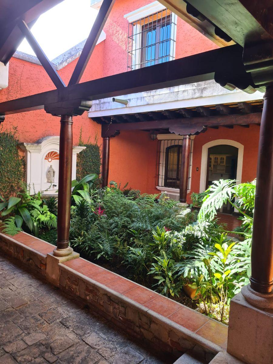 Foto Casa en Venta en zona 8, Guatemala, Guatemala - U$D 400.000 - CAV23658 - BienesOnLine