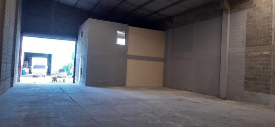 Foto Bodega en Renta en Colonia El Rosario, Mixco, Guatemala - U$D 2.260 - BOR12173 - BienesOnLine