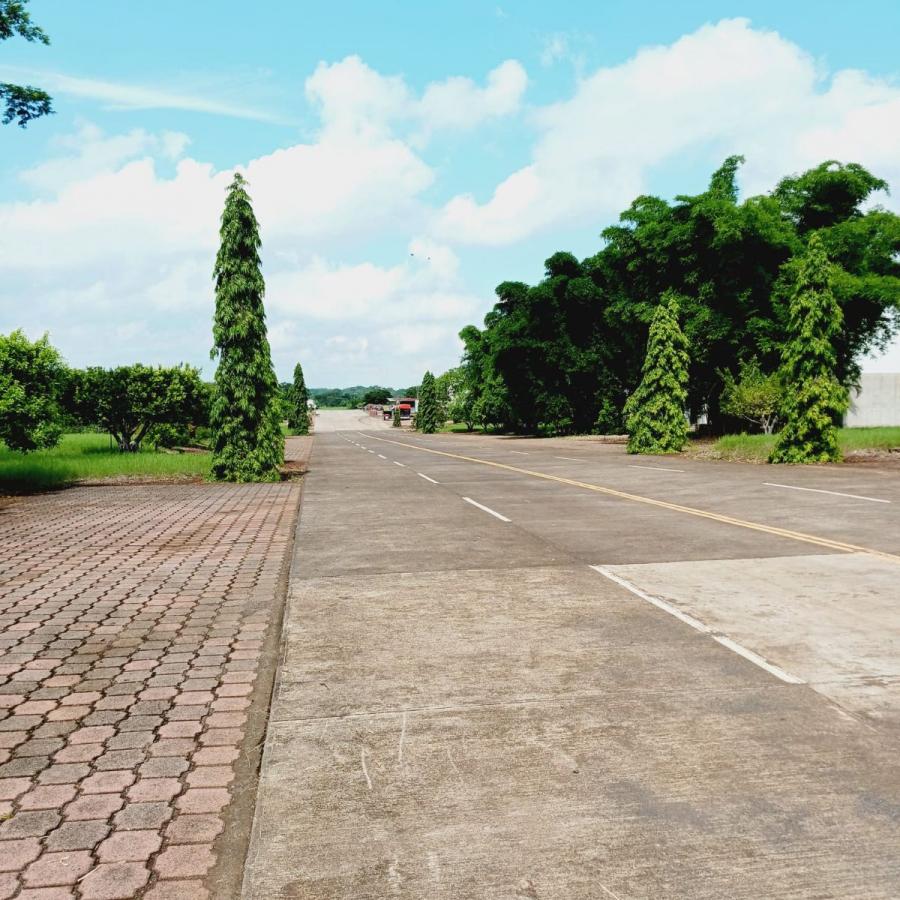Home in Metric Way