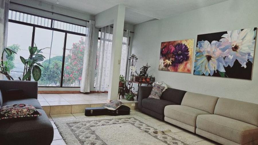 Foto Casa en Venta en San Cristóbal, Mixco, Guatemala - U$D 395.000 - CAV45801 - BienesOnLine