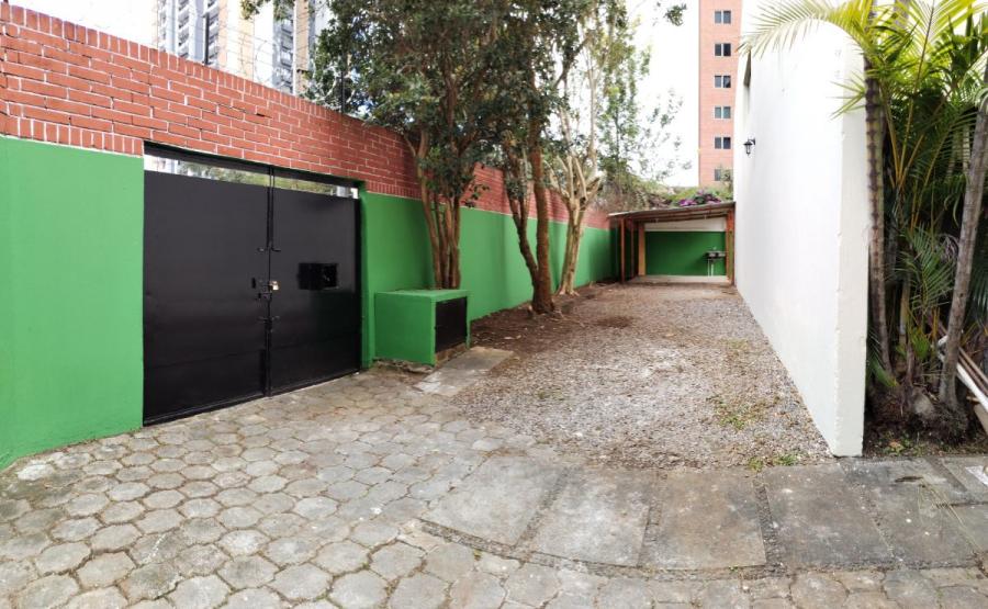 Foto Casa en Renta en Zona 10, Guatemala - U$D 2.000 - CAR37983 - BienesOnLine