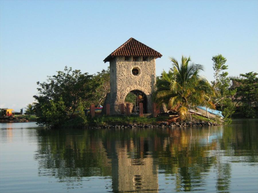 Foto Casa en Venta en Puerto Barrios, Izabal - U$D 325.000 - CAV38038 - BienesOnLine