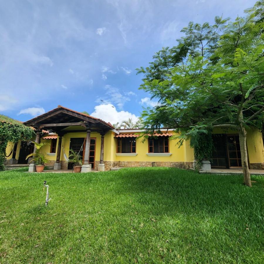 Foto Casa en Venta en El Manzano, Santa Catarina Pinula, Guatemala - U$D 317.000 - CAV27628 - BienesOnLine