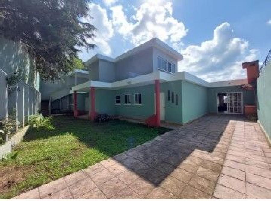 Foto Casa en Venta en Santa Catarina Pinula, Santa Catarina Pinula, Guatemala - Q 1.400.000 - CAV19602 - BienesOnLine