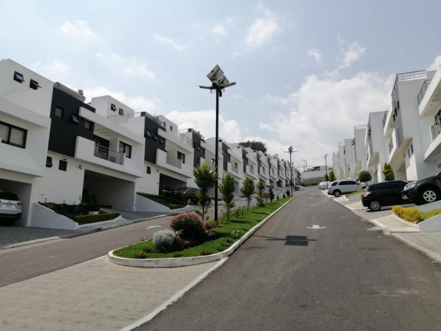 Foto Casa en Venta en Mixco, Guatemala - Q 1.800.000 - CAV12947 - BienesOnLine