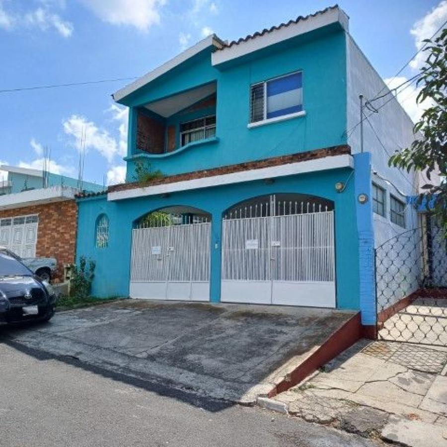 Foto Casa en Venta en Residenciales Atlantida zona 18, Guatemala, Guatemala - U$D 185.000 - CAV41155 - BienesOnLine