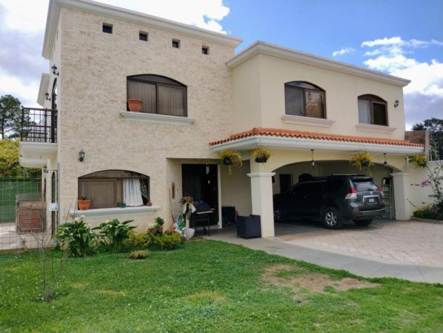 Foto Casa en Venta en San Lucas Sacatepquez, Sacatepquez - Q 2.750.000 - CAV31263 - BienesOnLine