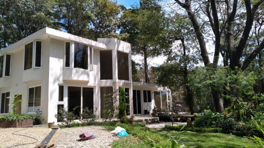 Foto Casa en Venta en Hojarascas, Mixco, Guatemala - U$D 200.000 - CAV7957 - BienesOnLine
