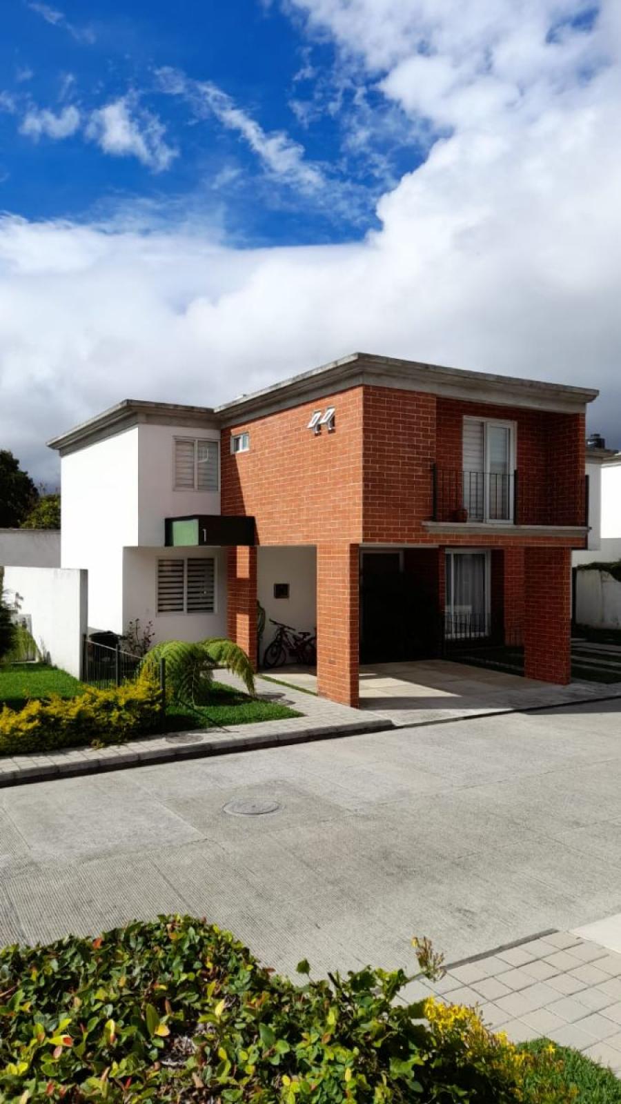 Foto Casa en Venta en San Lucas Sacatepquez, Sacatepquez - Q 1.050.000 - CAV34504 - BienesOnLine