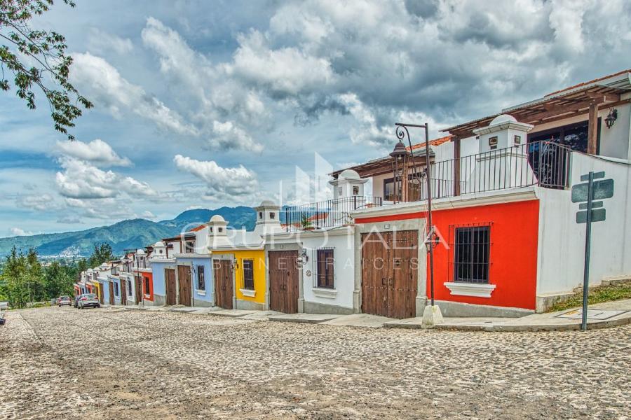 Foto Casa en Venta en Antigua Guatemala, Sacatepéquez - $ 626.500 - CAV16418 - BienesOnLine