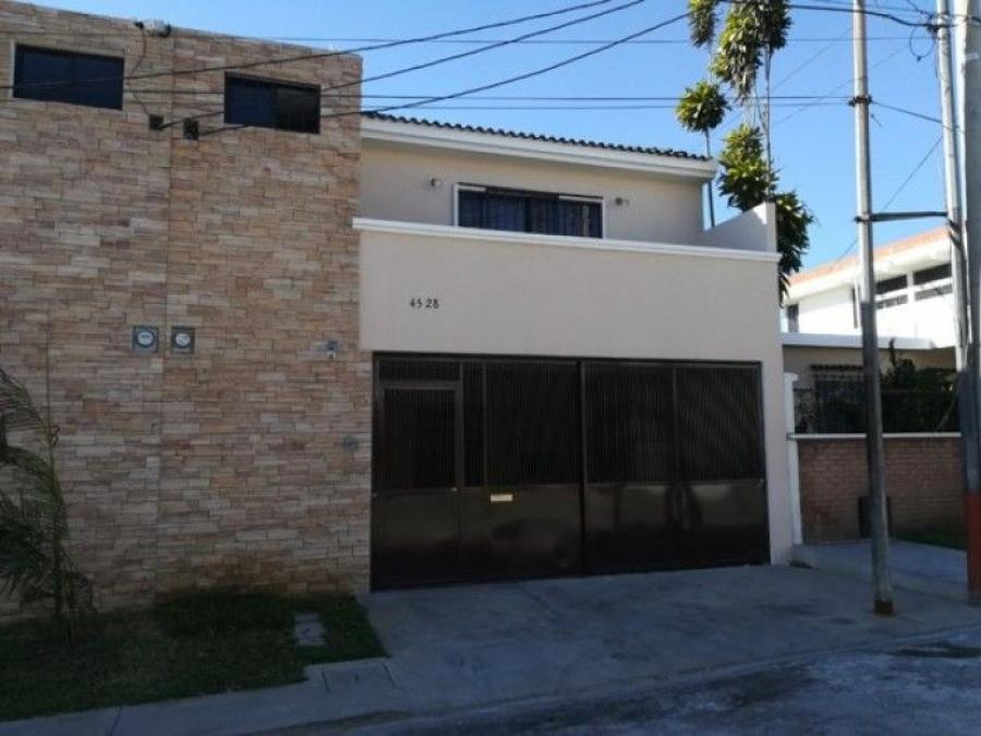 Foto Casa en Venta en San Cristóbal, Guatemala - Q 480.000 - CAV38420 - BienesOnLine