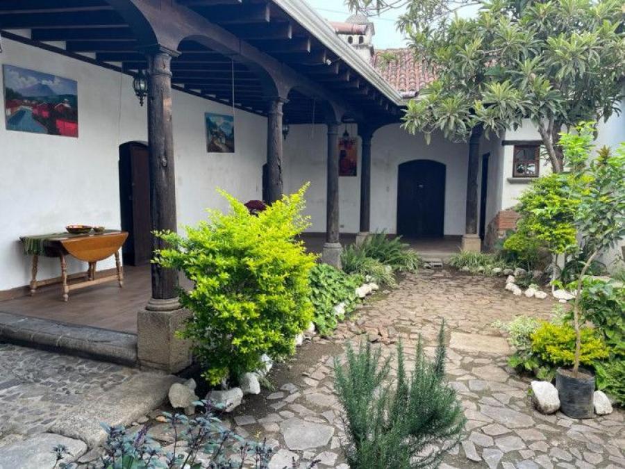 Foto Casa en Renta en Antigua Guatemala, Sacatepquez - U$D 1.100 - CAR27074 - BienesOnLine