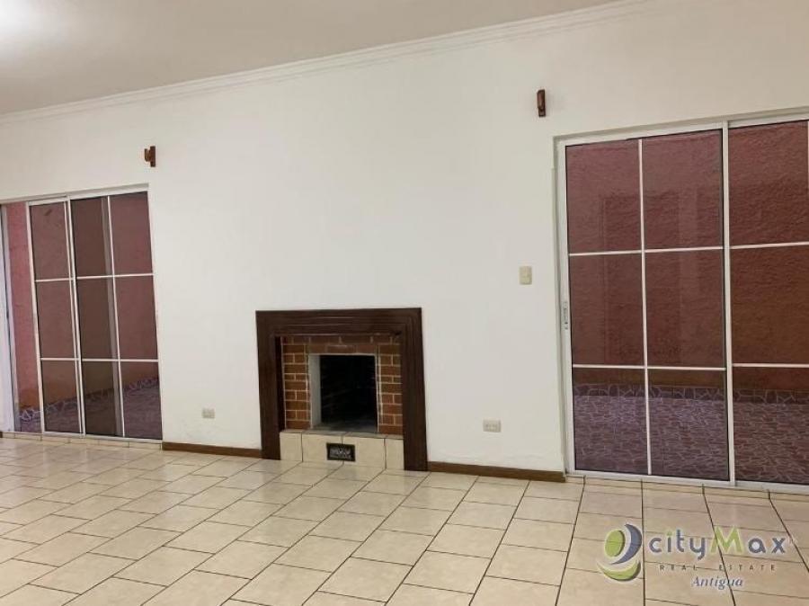 Foto Casa en Renta en San Lucas Sacatepquez, Sacatepquez - Q 5.500 - CAR28181 - BienesOnLine