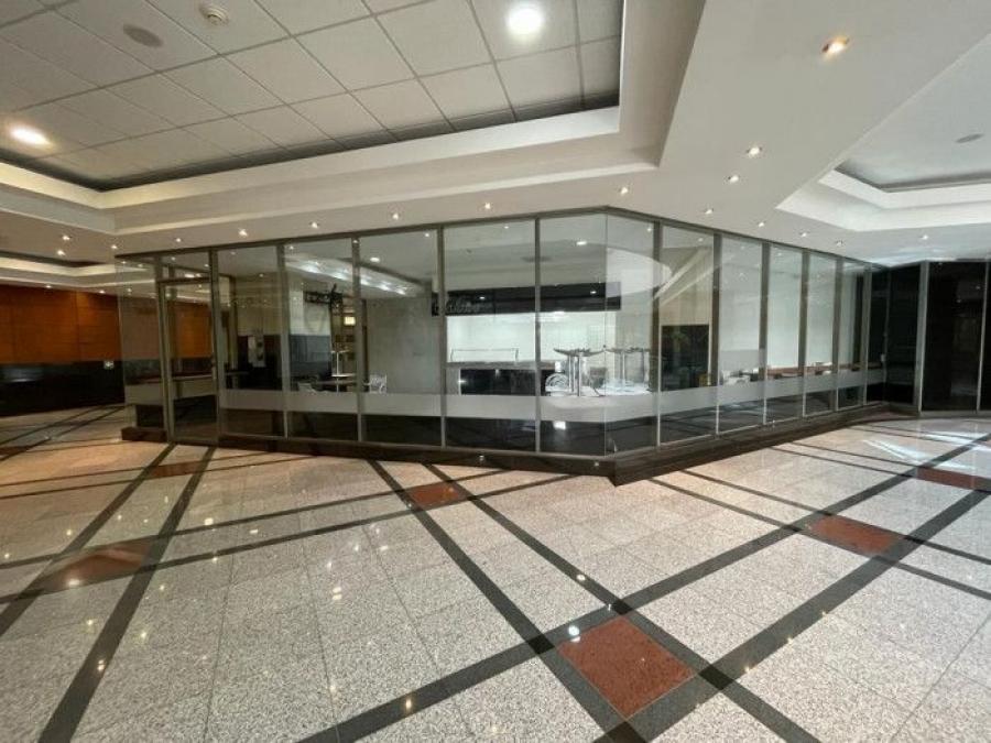 Foto Local en Renta en Zona 10, Guatemala - U$D 2.000 - LOR40336 - BienesOnLine