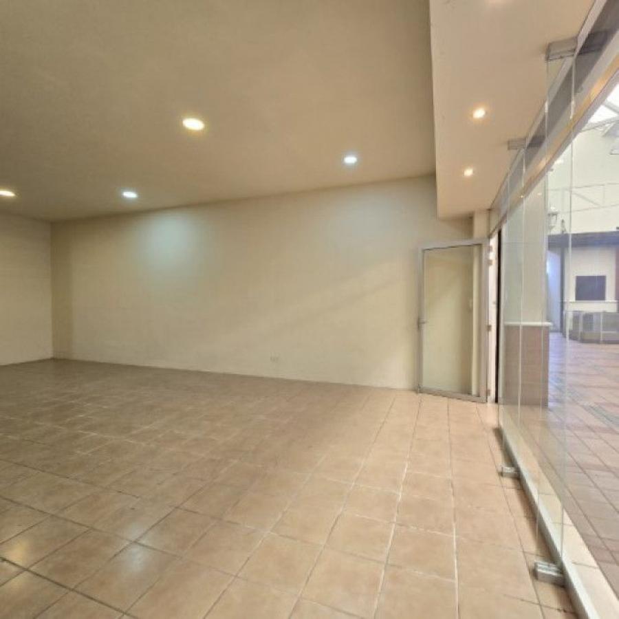 Foto Local en Renta en San Cristóbal, Mixco, Guatemala - U$D 744 - LOR46887 - BienesOnLine