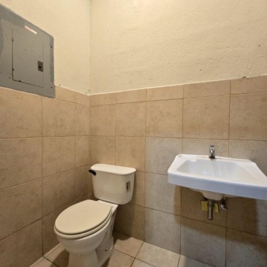 Foto Local en Renta en San Cristóbal, Mixco, Guatemala - U$D 744 - LOR46888 - BienesOnLine