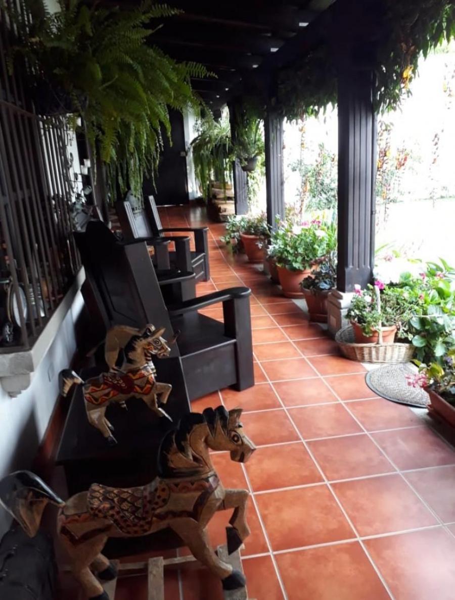 Foto Casa en Venta en San Lucas Sacatepquez, Sacatepquez - U$D 260.000 - CAV3102 - BienesOnLine