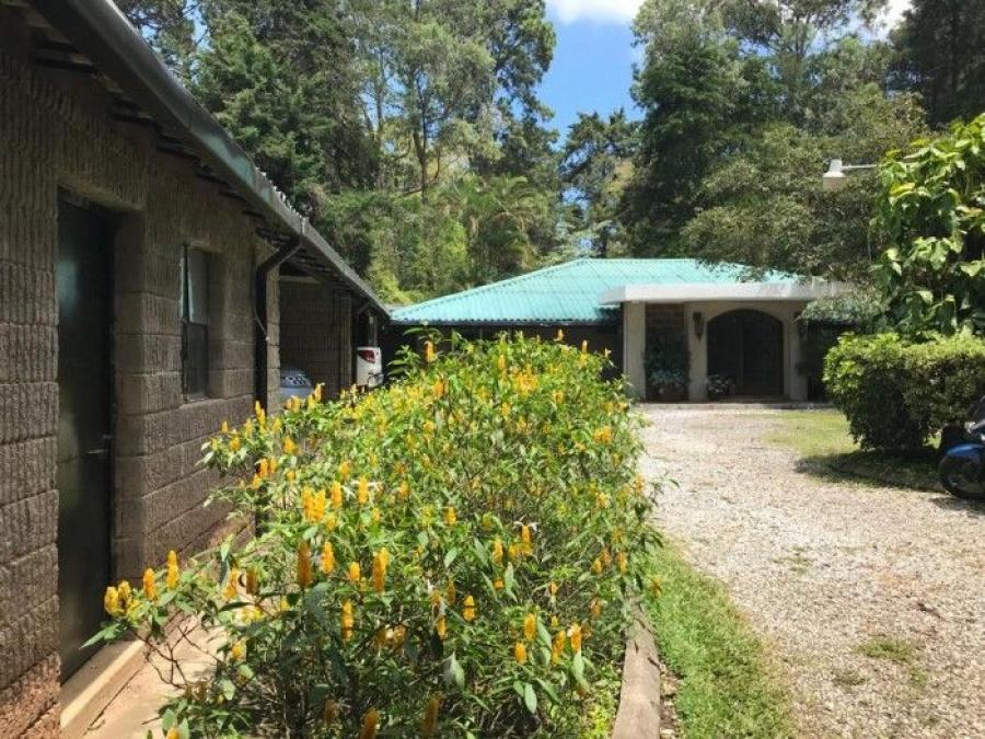 Foto Casa en Venta en Zona 16, Guatemala - U$D 1.350.000 - CAV40367 - BienesOnLine