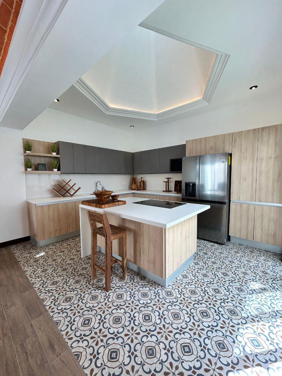 Home in Metric Way