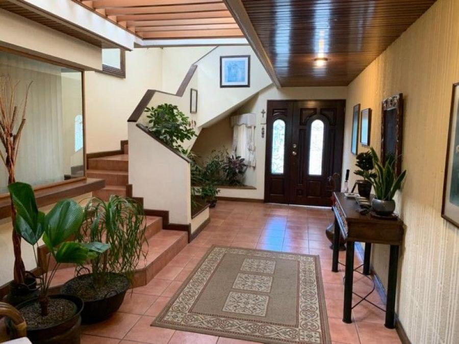 Foto Casa en Venta en Zona 8, Guatemala - U$D 410.000 - CAV38492 - BienesOnLine