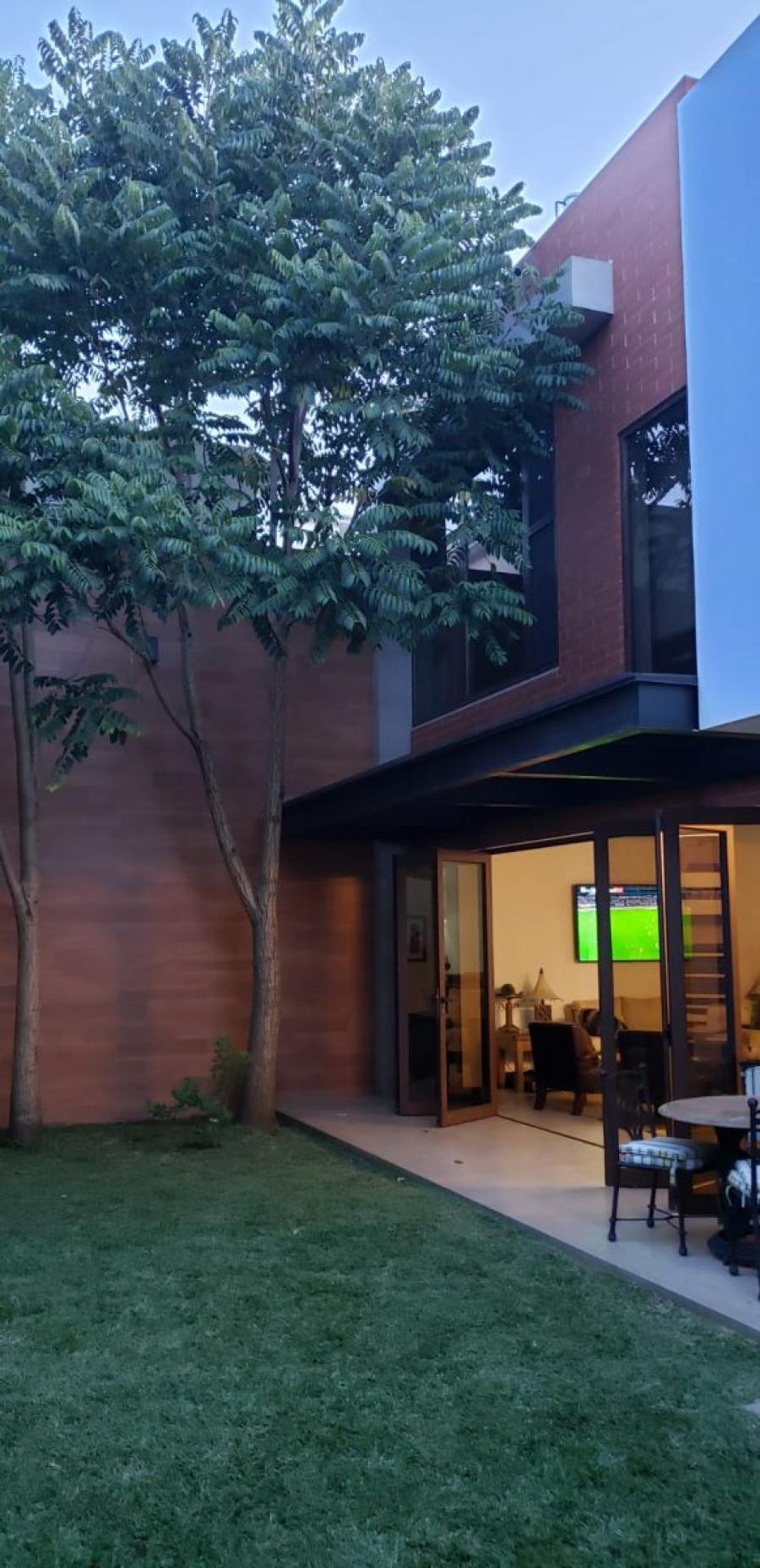 Home in Metric Way