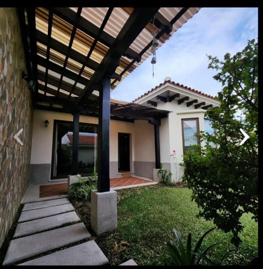 Foto Casa en Venta en Fraijanes, Guatemala - U$D 300.000 - CAV39822 - BienesOnLine