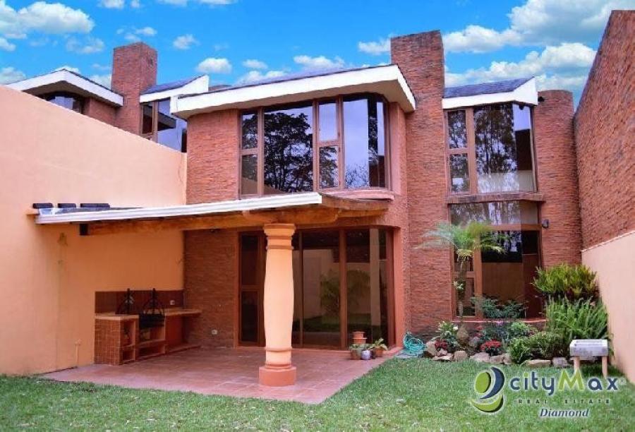 Foto Casa en Venta en Zona 10, Guatemala, Guatemala - U$D 460.000 - CAV5462 - BienesOnLine