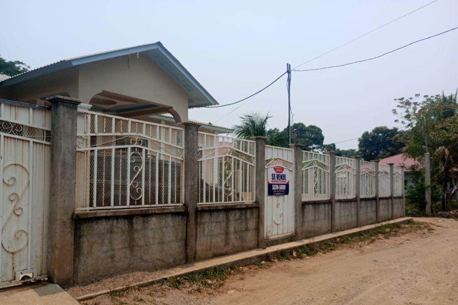 Home in Metric Way