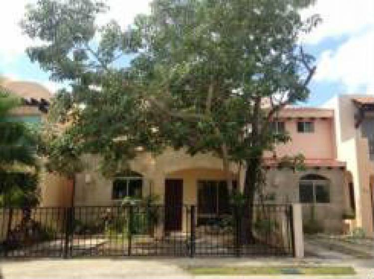 Foto Casa en Venta en RESIDENCIAL CASA GRANDE, Cancn, Quintana Roo - $ 2.150.000 - CAV152219 - BienesOnLine