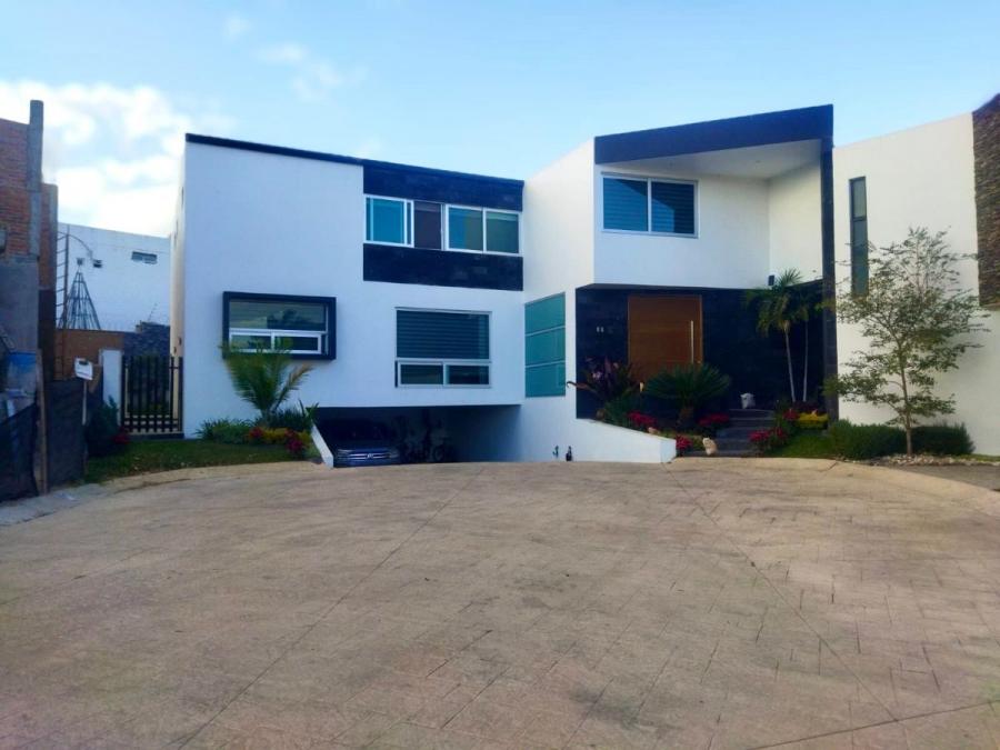 Foto Casa en Venta en provenza, Tlajomulco de Ziga, Jalisco - $ 13.900.000 - CAV353298 - BienesOnLine