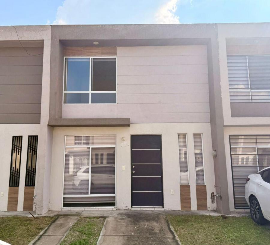 Foto Casa en Venta en Centro, Encarnación de Díaz, Jalisco - $ 1.500.000 - CAV365278 - BienesOnLine