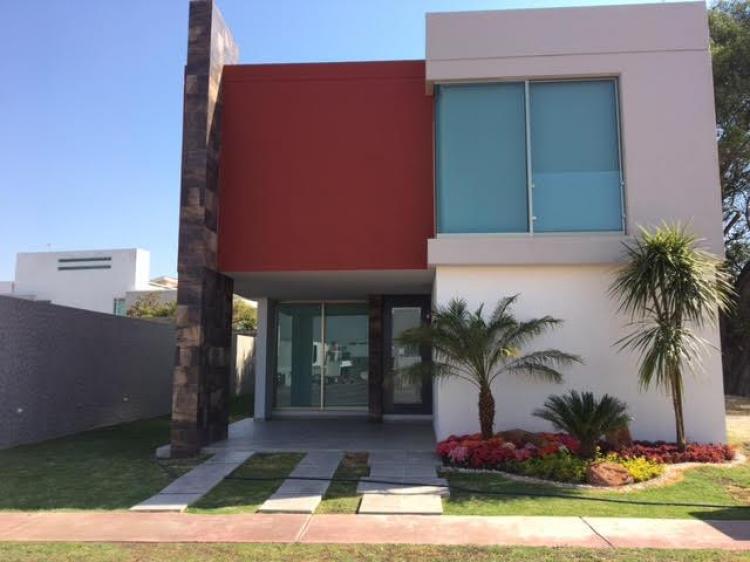 Foto Casa en Venta en LOS GAVILANES, Tlajomulco de Ziga, Jalisco - $ 4.695.000 - CAV225309 - BienesOnLine