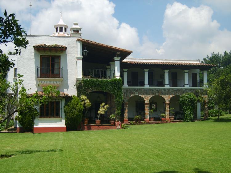 Foto Casa en Venta en JARDINES DE AHUATEPEC, Cuernavaca, Morelos - $ 15.000.000 - CAV8840 - BienesOnLine