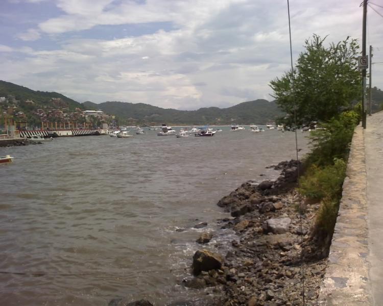 Foto Terreno en Venta en CENTRO, Zihuatanejo, Guerrero - $ 2.000 - TEV11820 - BienesOnLine