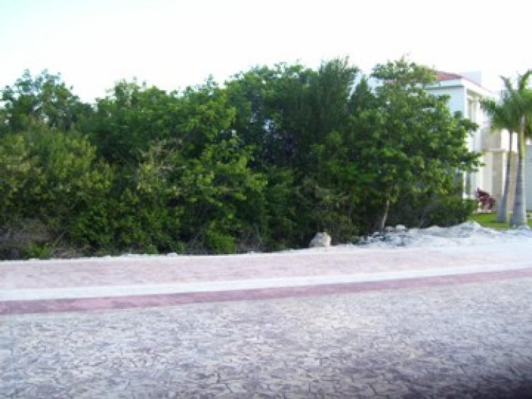 Foto Terreno en Venta en LAGOS DEL SOL, Cancn, Quintana Roo - $ 2.363.000 - TEV6778 - BienesOnLine