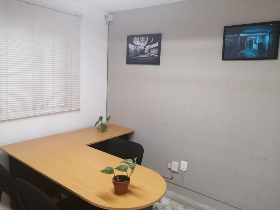 Foto Oficina en Renta en BOSQUES CAMELINAS, MORELIA, Michoacan de Ocampo - $ 5.400 - OFR298042 - BienesOnLine