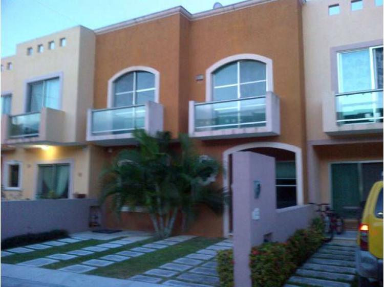 Foto Casa en Renta en TORRENSILLAS, Cancn, Quintana Roo - $ 10.500 - CAR101017 - BienesOnLine