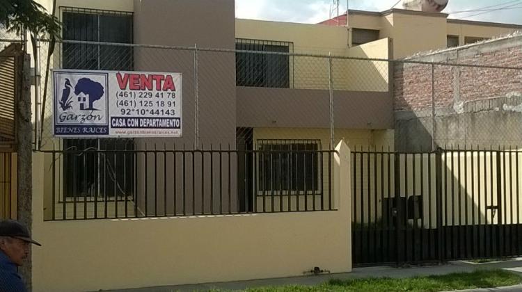 Foto Casa en Venta en Arboledas, Celaya, Guanajuato - $ 1.800.000 - CAV122815 - BienesOnLine