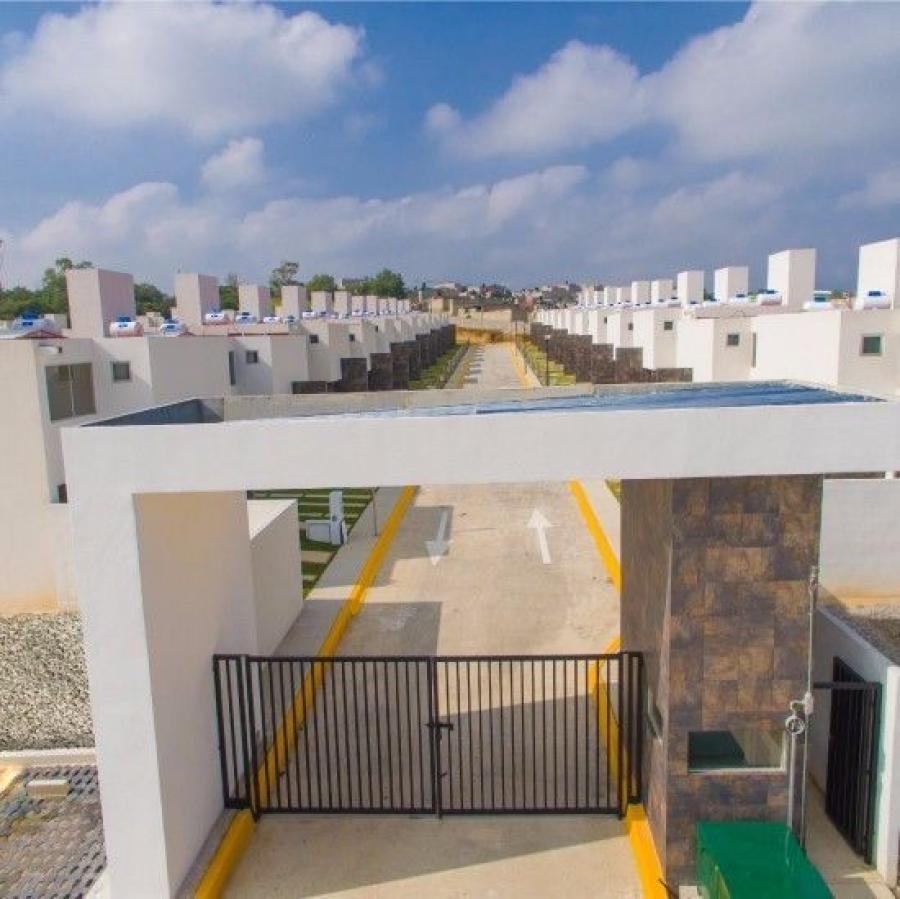 Foto Casa en Venta en FRACCIONAMIENTO LAGO RESIDENCIAL, Estado de Mxico, Mexico - $ 1.260.000 - CAV252525 - BienesOnLine