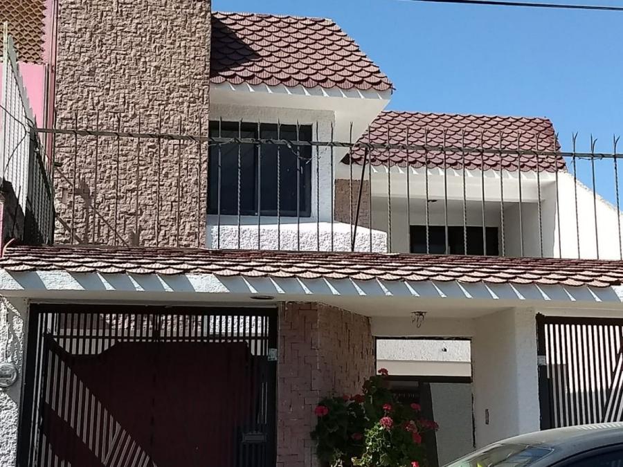 Foto Casa en Venta en Colonia Jardnes de Morelos, Secc. 1, Ecatepec de Morelos, Mexico - $ 2.120.000 - CAV257626 - BienesOnLine