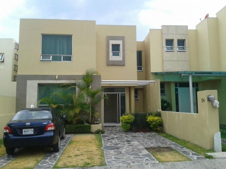 Foto Casa en Venta en BUGAMBILIAS, Zapopan, Jalisco - $ 2.870.000 - CAV147473 - BienesOnLine