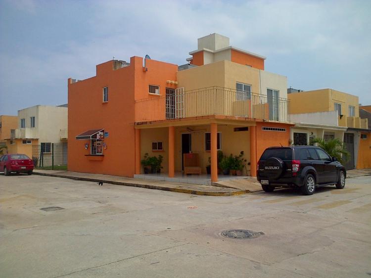 Foto Casa en Venta en PUERTO ESMERALDA, Coatzacoalcos, Veracruz - $ 1.100.000 - CAV85498 - BienesOnLine