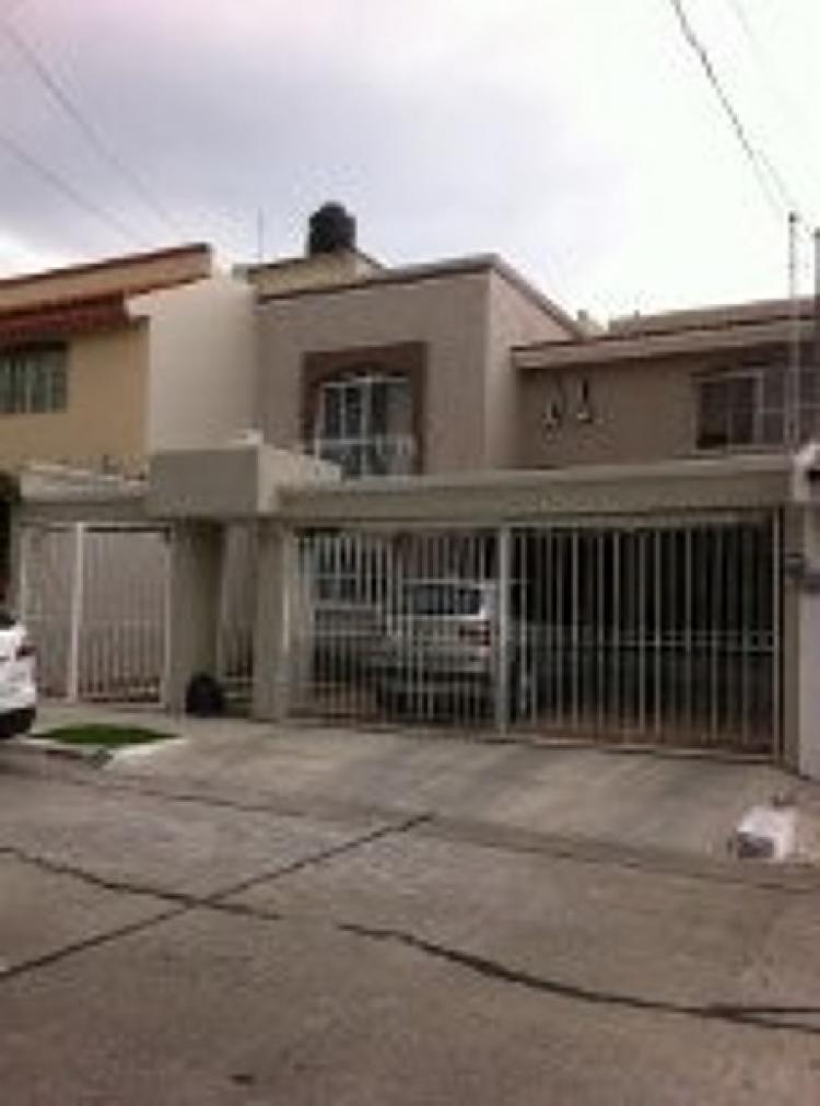 Foto Casa en Venta en Chapalita de Occidente, Zapopan, Jalisco - $ 4.700.000 - CAV100177 - BienesOnLine