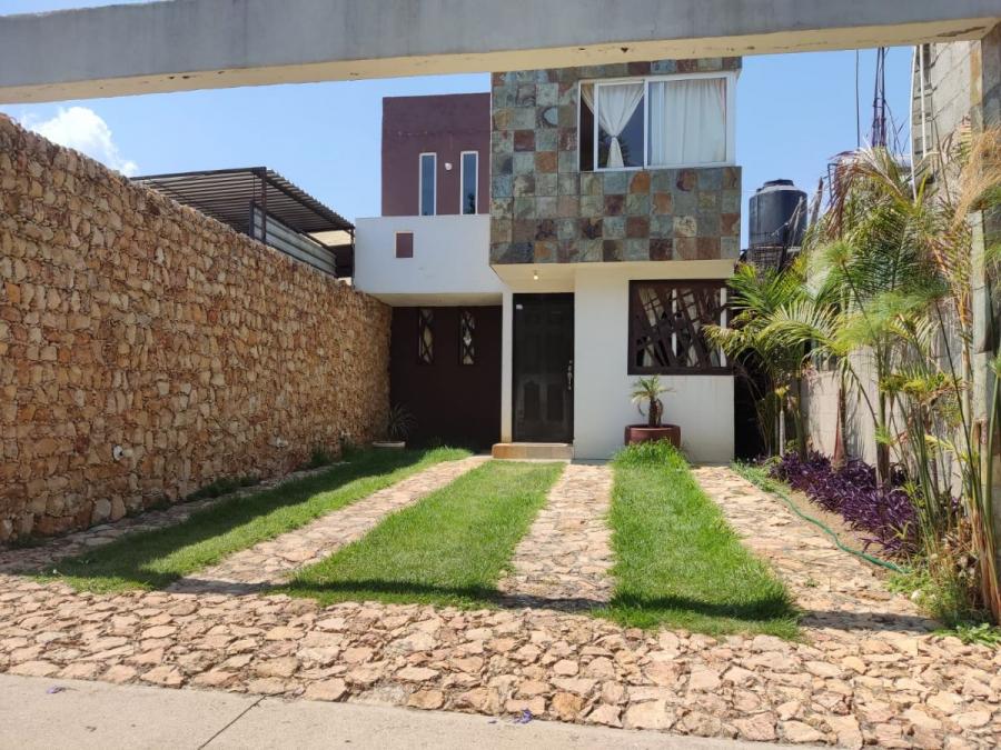 Foto Casa en Venta en 3 DE MAYO, Ixtapan de la Sal, Mexico - $ 1.780.000 - CAV321574 - BienesOnLine